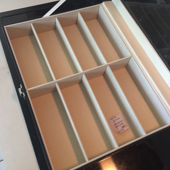 Sunglasses display case - Picture 3 of 6